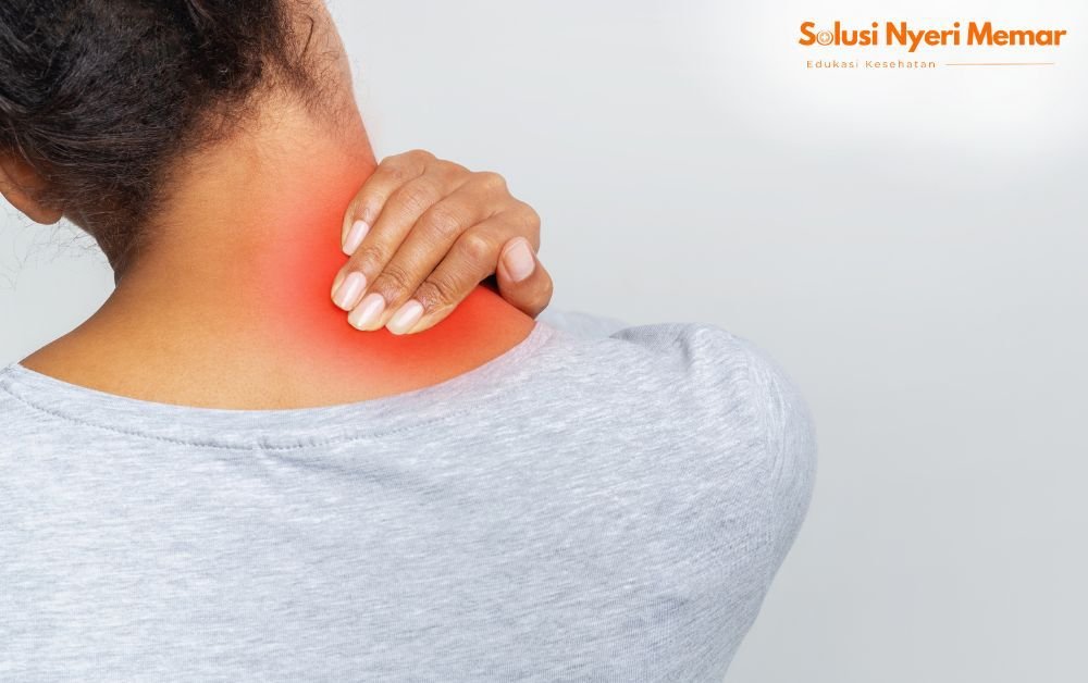 Seseorang yang mengalami nyeri otot akut akibat olahraga